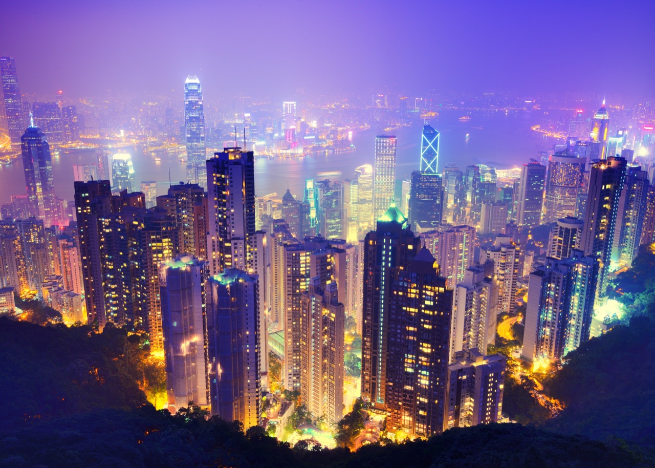 Panorama Hongkongu ze Wzgórza Wiktorii zapiera dech w piersi.
