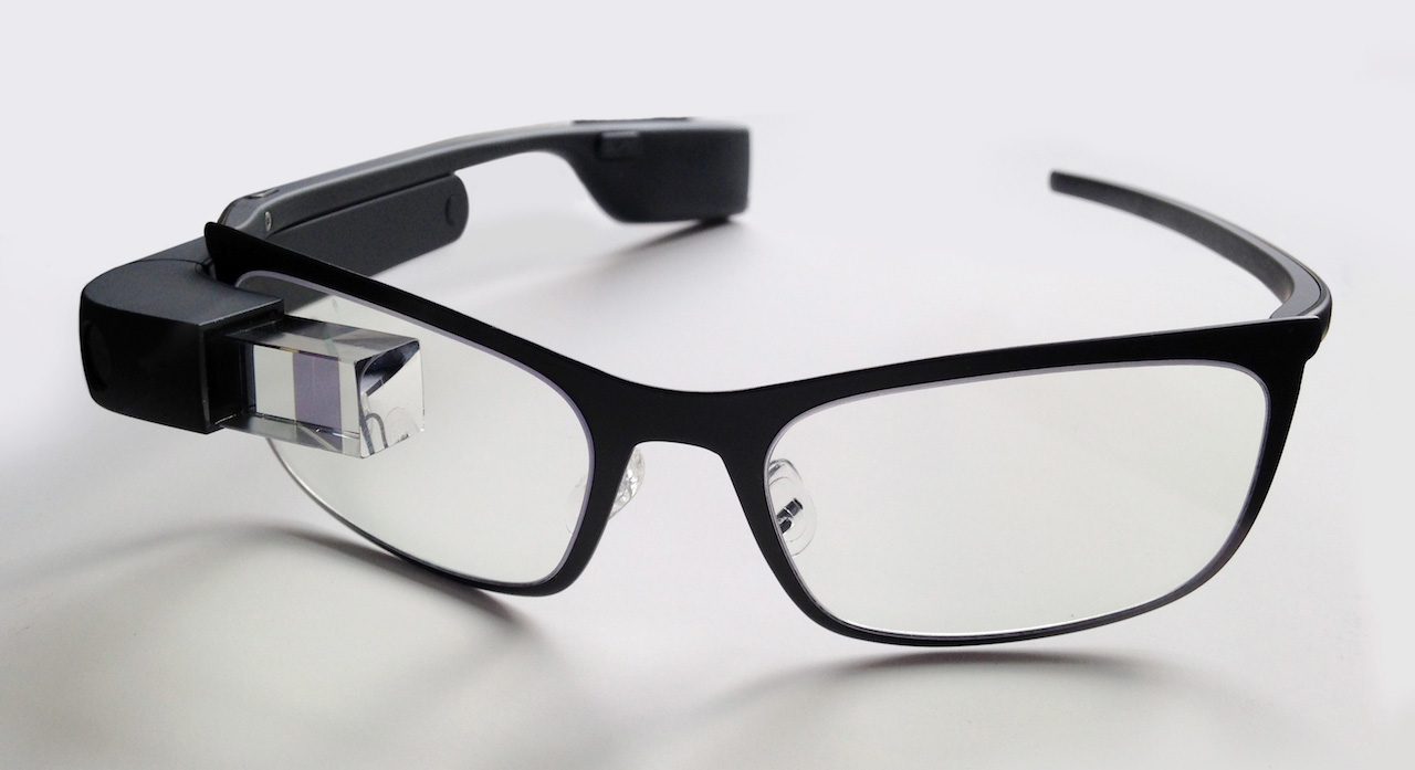 Google Glass są świetne, ale wyglądają... Cóż, jak zabawka dla „geeków”.